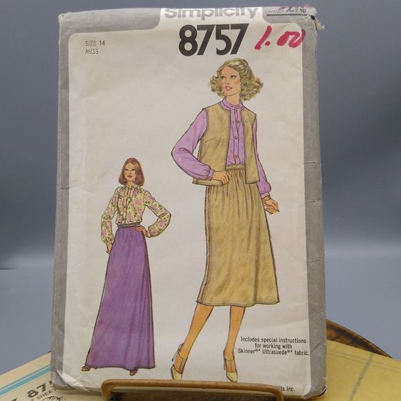 UNCUT Vintage Sewing PATTERN Simplicity 8757, Misses 1978 Blouse and Skirt - Picture 1 of 3